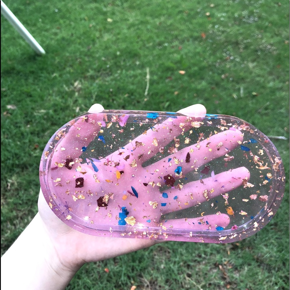 Resin tray